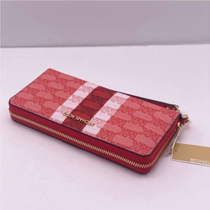 Michael Kors Large
Continental Wallet
Wristlet Dark Sangria
